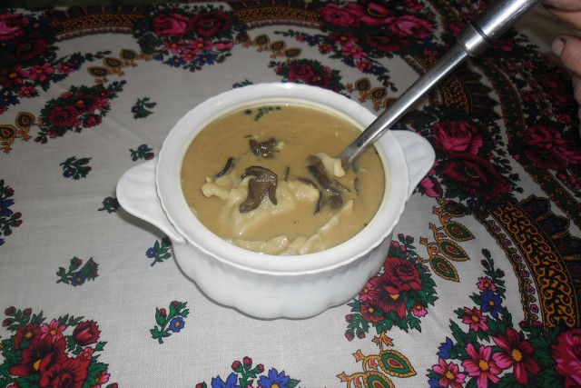 Zupa z suszonych grzybów.