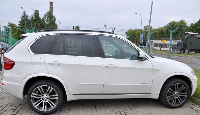 Funkcjonariusze zatrzymali w środę w Gdańsku BMW z 2013 roku o wartości 290 tys. zł i jadącego nim 53-letniego mężczyznę.