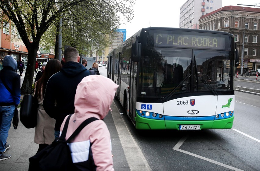 Komunikacja miejska w Szczecinie. Czy autobusy linii C powinny kursować częściej? Tak uważa część pasażerów. Co na to miasto?