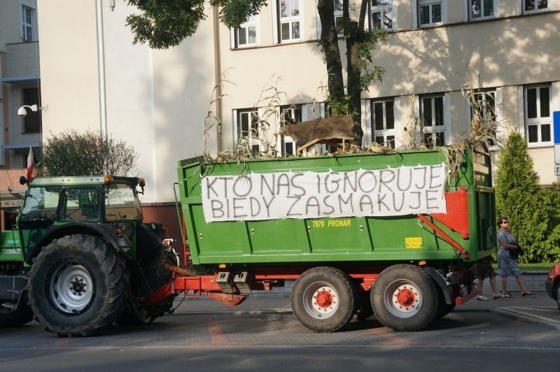 Ul. Mickiewicza. Trwa protest rolników