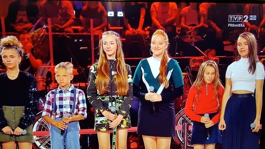 Julia Wincenciak w „The Voice Kids„ pokazała, że jest waleczna i ma talent. Niestety jej przygoda z muzycznym show się zakończyła [ZDJĘCIA]