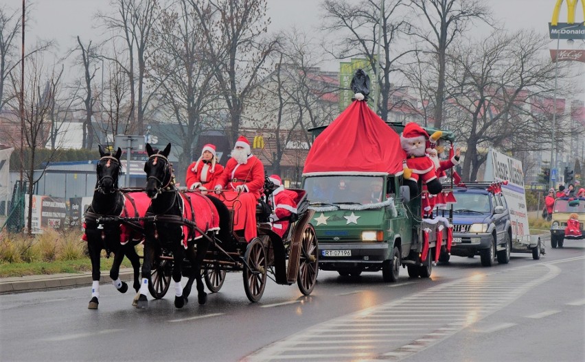 Parada Mikołajów przejedzie przez Tarnobrzeg! Przystrojone pojazdy i charytatywny finał 4 grudnia na placu Bartosza Głowackiego - program