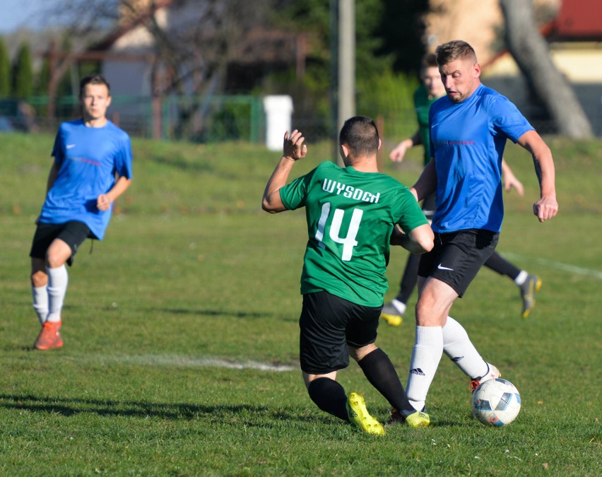 LKS Duńkowice (niebieskie) – Tęcza Wysocko 4:3 (3:0).