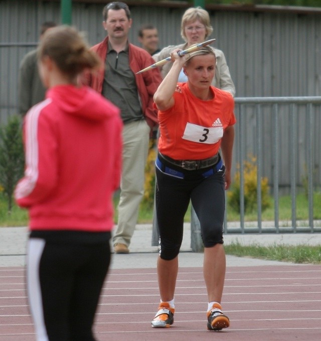 Barbara Madejczyk jeszcze w tym sezonie nie rzuciła więcej niż 60 metrów. 