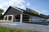 Znamy datę otwarcia Lewiatana we Włoszczowicach! Supermarket powstał przy ważnej trasie. Zobacz zdjęcia