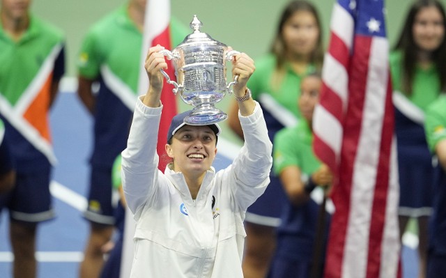 Iga Świątek triumfuje w nowojorskim US OPEN. Co wiemy o polskiej tenisistce?