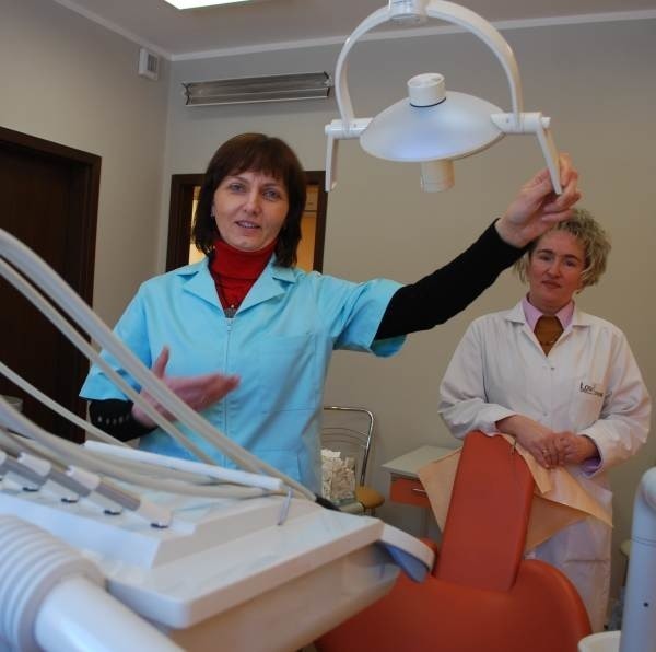 - Za dwa miesiące w gabinecie dentystycznym będziemy mieli także aparat do zdjęć rentgenowskich - mówią prowadzące przychodnię lekarki: Iwona Sachanbińska i Elżbieta Markowska-Kardyś.