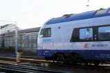 W Majewie 16-latka wpadła pod pociąg relacji Wrocław - Gdynia. Nastolatkę wyciągnęli strażacy  