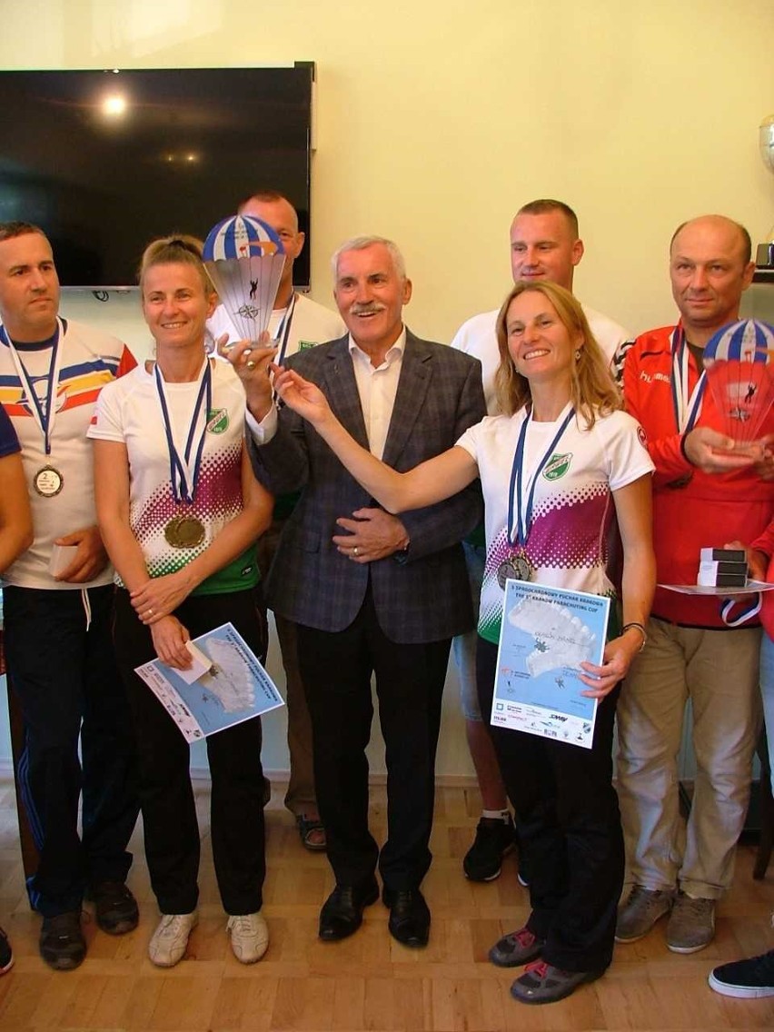 Cztery medale spadochroniarzy WKS Wawel w 5. Pucharze Krakowa [ZDJĘCIA]