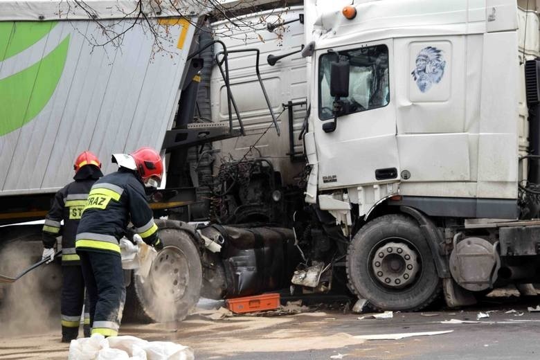 Kolizja ciężarówek w Malborku, 25.01.2017...