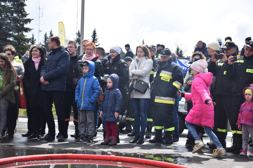 Wyjątkowy piknik strażacki w Zawierciu: Strażacy chcą pomóc 12-letniemu Mikołajowi ZDJĘCIA