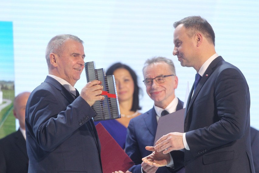 Kongres 590. Prezydent wręczył nagrody firmom. Wśród laureatów mielecki Melex [ZDJĘCIA]