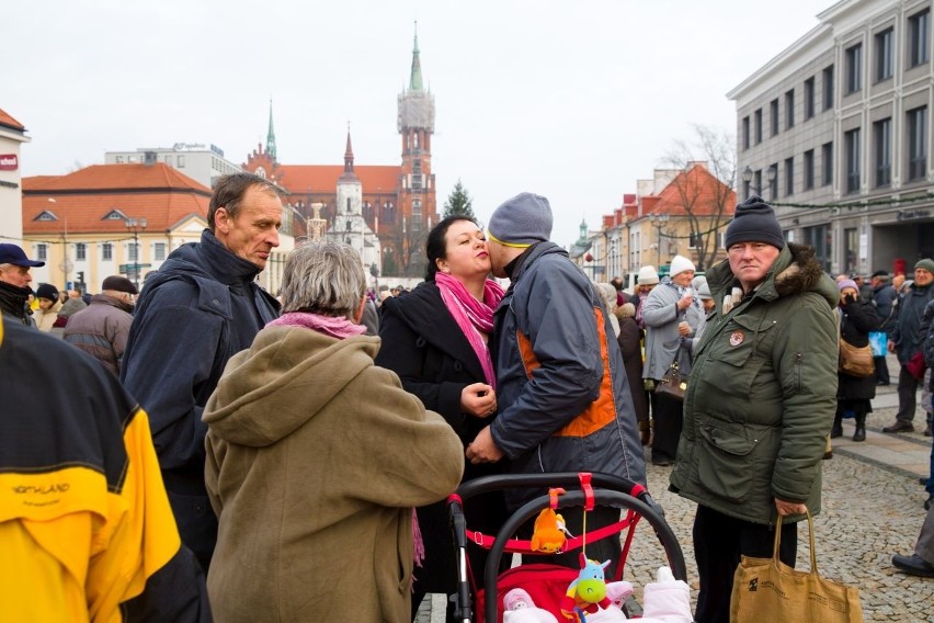 Białystok. Wigilia Miejska 2015. Rozdali 12 tys. pierogów (zdjęcia, wideo)