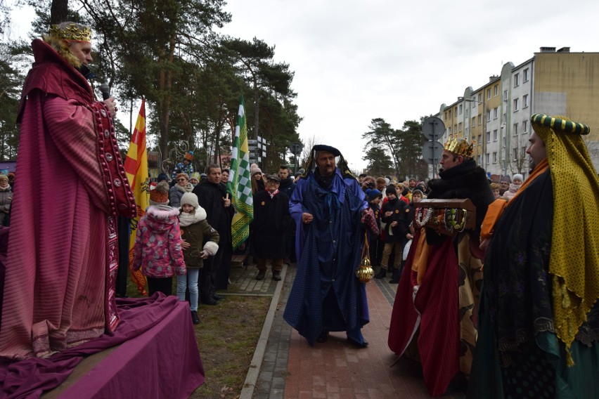 Orszak Trzech Króli przemaszerował przez Borne Sulinowo AKTUALIZACJA [zdjęcia]