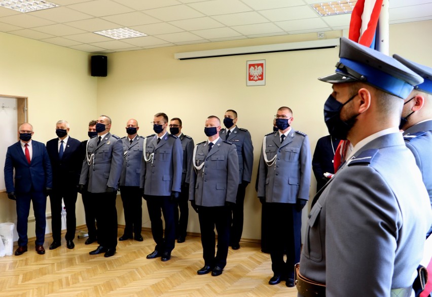 Hajnówka. Obchody 101. rocznicy powstania Policji Państwowej. 36 mundurowych z powiatu hajnowskiego otrzymało awanse (zdjęcia)