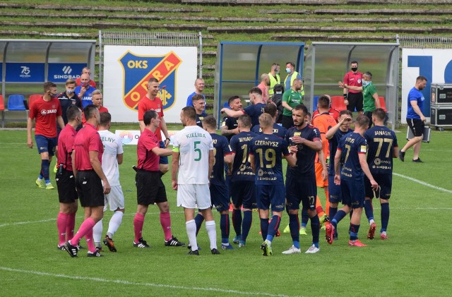 Przyjrzeliśmy się bliżej postawie Odry Opole w wygranym 2-0 meczu 25. kolejki Fortuna 1 Ligi z Wartą Poznań. Zobaczcie, jakie rzeczy najmocniej przykuły naszą uwagę w grze opolskiego zespołu.