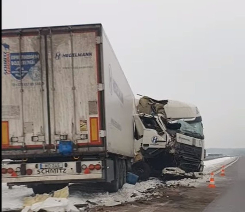 Zderzenie ciężarówek na trasie S8