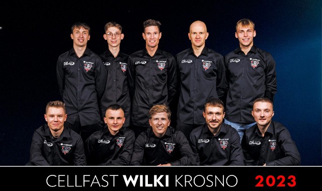 Cellfast Wilki Krosno: od lewej (górny rząd): Krzysztof Sadurski, Szymon Bańdur, Jason Doyle, Krzysztof Kasprzak, Denis Zieliński; od lewej (dolny rząd): Mateusz Świdnicki, Kacper Szopa, Andrzej Lebiediew, Vaclav Milik, Marko Lewiszyn