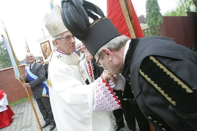 Arcybiskup Wiktor Skworc świętuje jubileusze w Bielszowicach