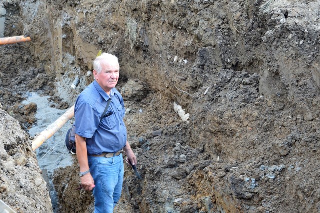 Eligiusz Dworaczyński, archeolog z Tarnowa był na miejscu znaleziska szczątków ludzkich w Gorlicach. Już wtedy wiadomo było, że to żołnierz, który poległ w I wojnie światowej.