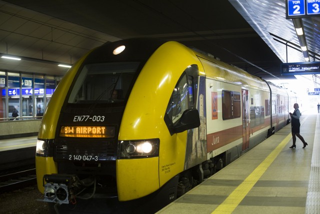 Od 15 marca zwiększy się częstotliwość połączeń z centrum Krakowa na lotnisko w Balicach - z 19 do 41 pociągów.