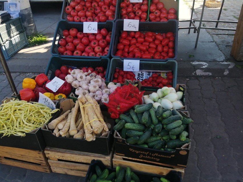 Ceny warzyw i owoców na giełdzie w Sandomierzu w sobotę 6...