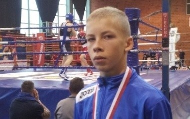 1.	Mateusz Nowakowski (RMG Boks Ożarów, boks)