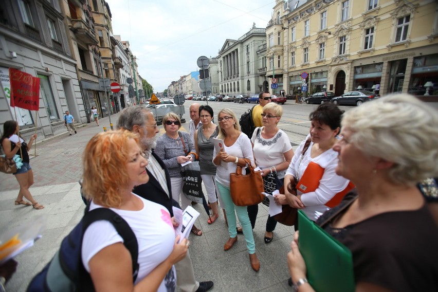 Pikieta w Katowicach: Pikieta klientów Getin Banku i Open...