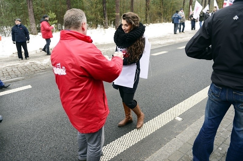 Strajk na Śląsku: Górnicy zablokowali drogi DK1 w...