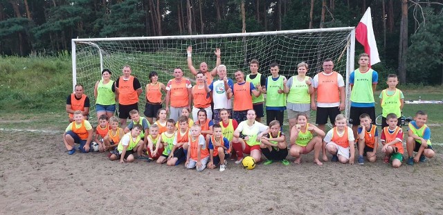 Grupa rodziców, w której jest m.in. Krzysztof Cipkowski z Golubia-Dobrzynia organizuje piłkarskie spotkania dla najmłodszych mieszkańców miasta. Odbywają się one w soboty na boisku przy ul. Żeromskiego.