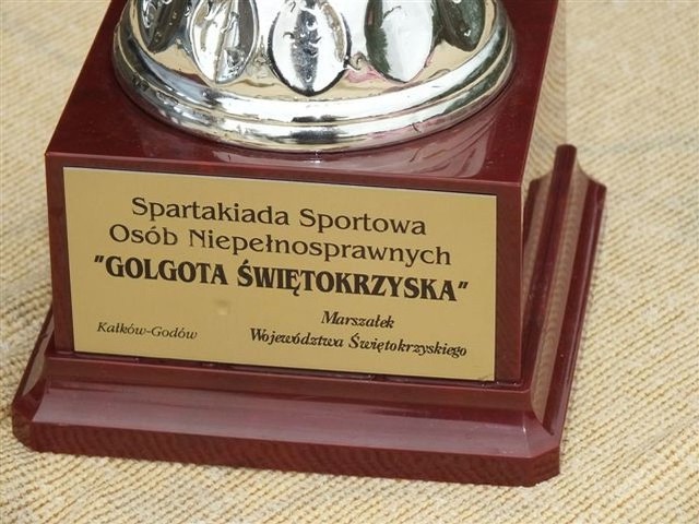Puchar przechodni funduje Adam Jarubas, marszałek województwa świętokrzyskiego Jedną z bardziej emocjonujących konkurencji jest przeciąganie liny.