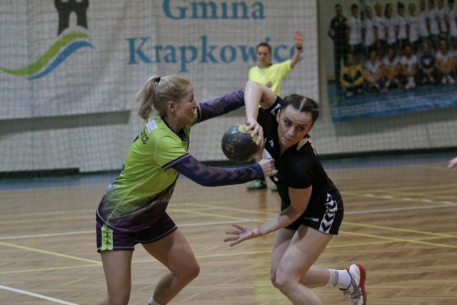 W poprzednim sezonie walczyły na parkiecie: Roksana Ptasznik (Otmęt) i Natalia Staszkiewicz(TOR).