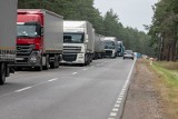 Ponad dwa dni oczekiwania kierowców tirów na wyjazd z kraju w Dorohusku i Hrebennem