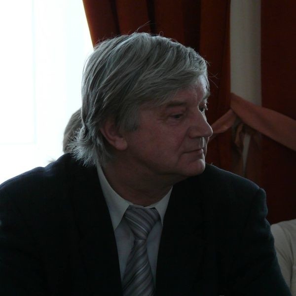 Kazimierz Sztaba nie jest już sekretarzem w Urzędzie Miasta i Gminy w Staszowie. Złożył pisemną rezygnację.