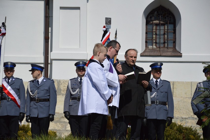 Słaboszów. Tłumy pożegnały tragicznie zmarłego policjanta