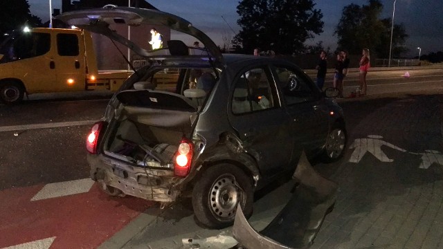 Do zdarzenia doszło w sobotę o godz. 21.35 na ulicy Niemodlińskiej w Opolu, na wysokości mostu nad kanałem Ulgi. Kierowca nissana nie zachował ostrożności i uderzył w forda. Został ukarany mandatem w wysokości 500 zł.