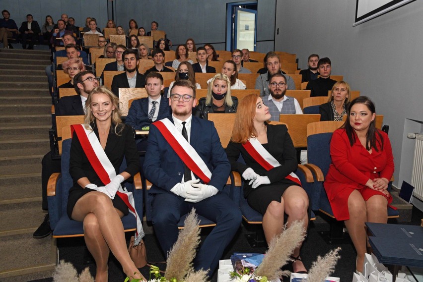 Nowy Sącz. WSB-NLU inauguruje 30. rok akademicki z rekordową ilością studentów. Rektor zapowiada gigantyczne inwestycje [ZDJĘCIA]