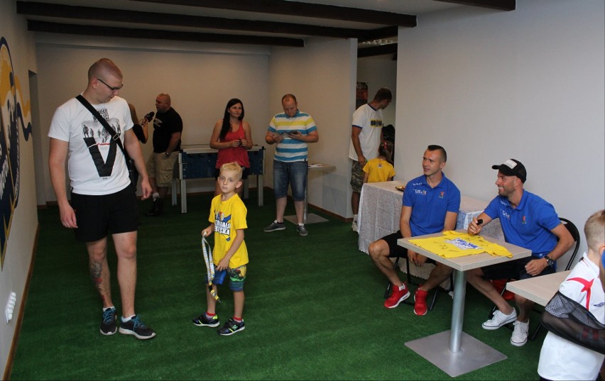 Stowarzyszenie Kibiców Motoru Lublin prowadzi świetlicę dla dzieci i promuje rodzinny doping. 