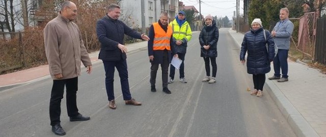 W odbiorze przebudowanej drogi powiatowej, prowadzącej przez Horodniany w gm. Juchnowiec Kościelny uczestniczyli (2.11.2021 r.) starosta Jan Perkowski i wicestarosta Roman Czepe.