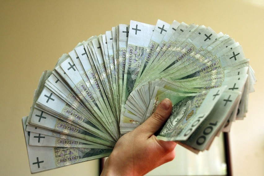 W regionie najwyższe przeciętne zarobki są w Toruniu, ale i...
