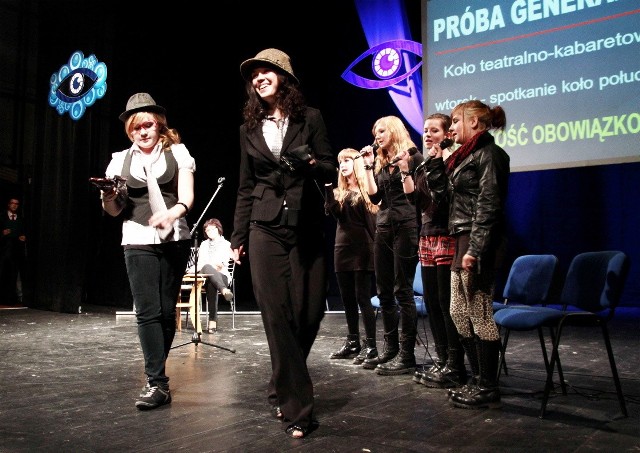 Podczas gali w teatrze wystąpił szkolny kabaret ZSBiP
