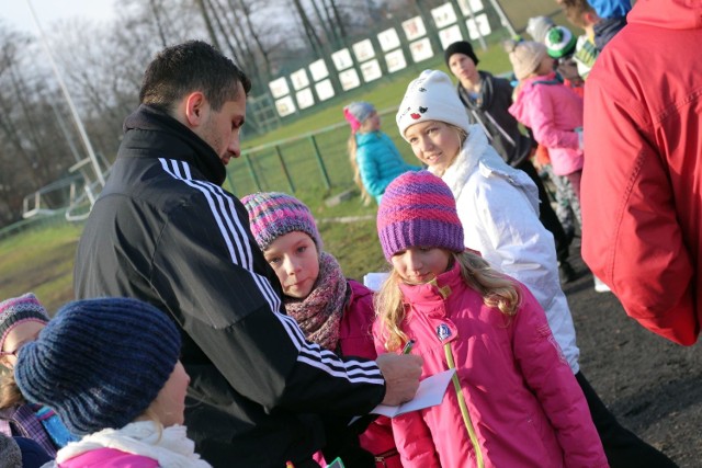 Na treningu w Supraślu pojawił się dzieci, które prosiły znanych piłkarzy Legii o autografy.