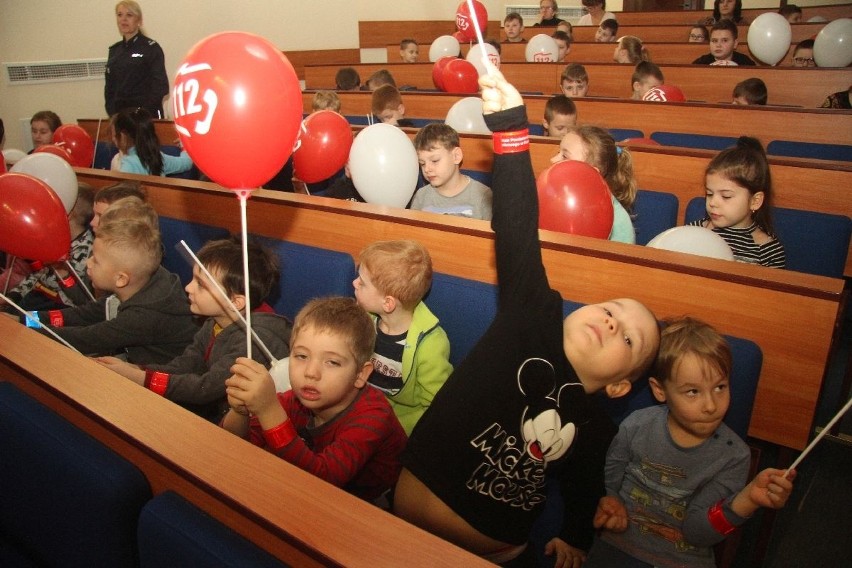 Większość zgłoszeń na numer 112 to bezmyślne żarty. Na konferencji w Urzędzie Wojewódzkim wyróżniono operatorów