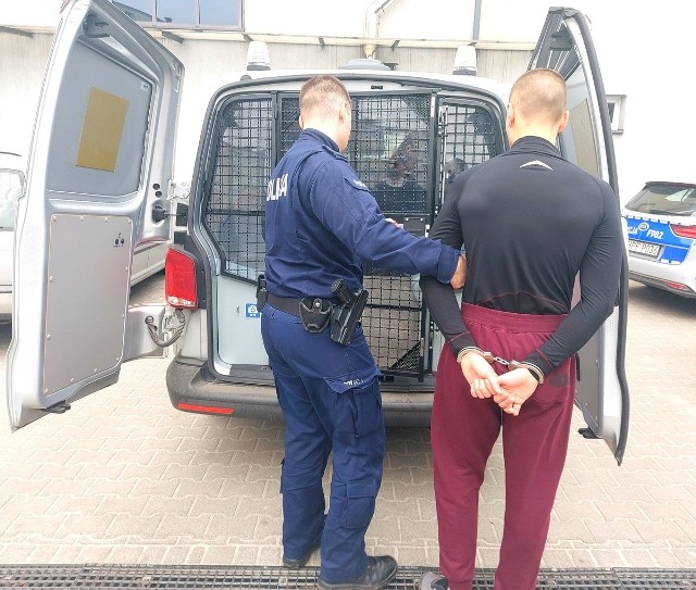 Wielka akcja zatrzymania mężczyzn podejrzanych o produkcję  narkotyków, z udziałem policjantów z Radomia, Żyrardowa i Rawy Mazowieckiej, miała miejsce 17 marca tego roku w gminie Kowiesy w powiecie skierniewickim.