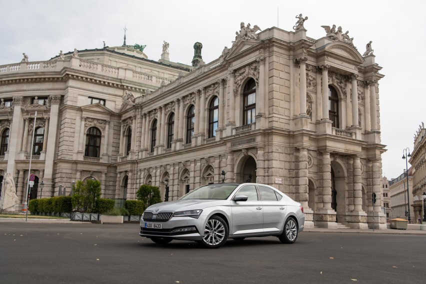 Skoda Superb 2019. Bezpieczniej i bardziej komfortowo