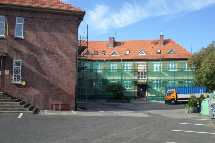 Podczas remontu biblioteki znaleziono szyb, a w nim windę sprzed 86 lat. Trafi ona do muzeum