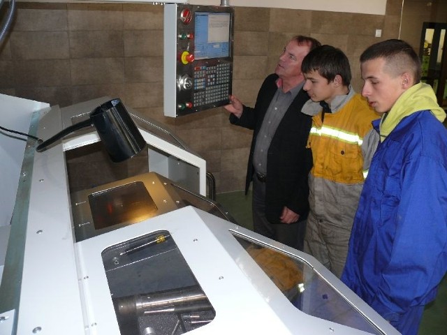 Centrum Kształcenia Praktycznego w Jędrzejowie posiada nowoczesne maszyny i urządzenia.