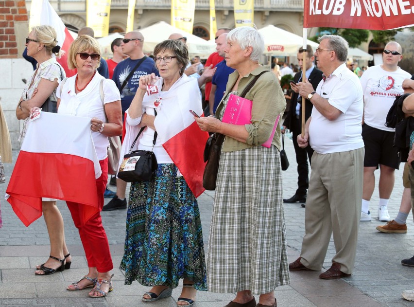 Kraków: Totalna mobilizacja przeciw "totalnej opozycji" [ZDJĘCIA]