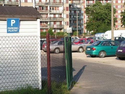 Fot. Maciej Pobocha: Nie każdy ogrodzony i płatny parking ma...