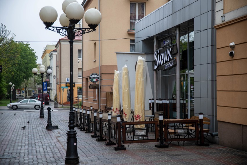 Już są ogródki na Rynku Kościuszki i pierwsi goście w...